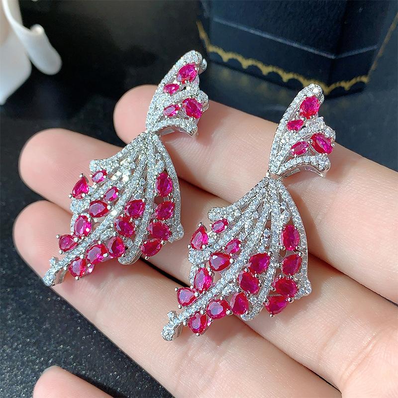 Осень и зима новые серьги ювелирные изделия мода веерные цветочные серьги красные корунды слегка инкрустированные цирконием серьги женские