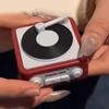 Винтажный брелок-подвеска в виде проигрывателя пластинок с функцией записи для декоративного и практичного повседневного использования