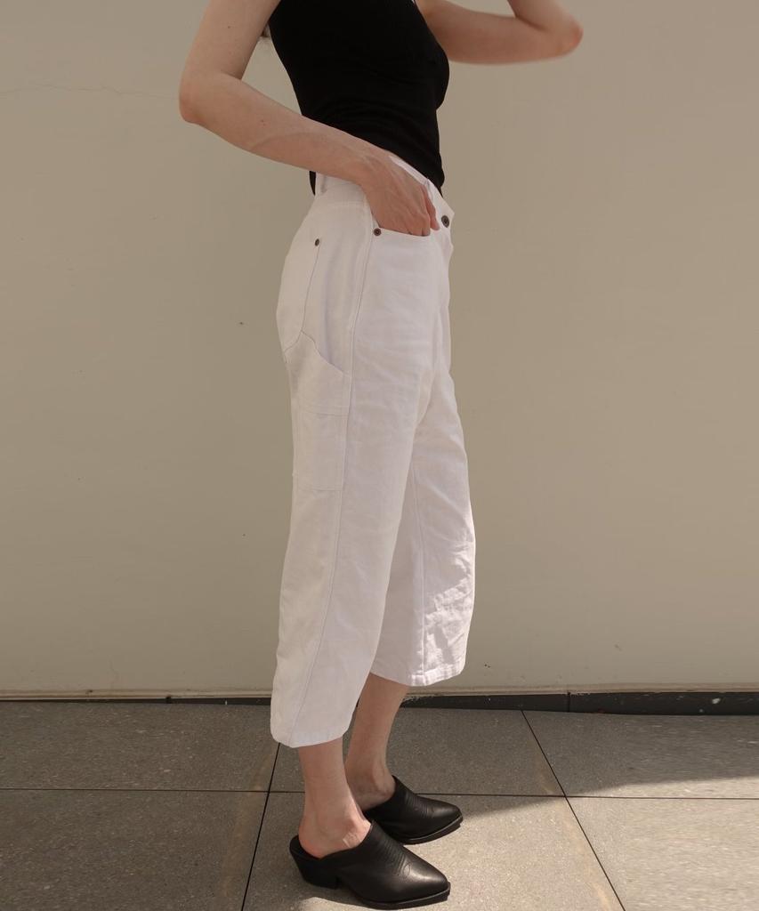 NAYRO Carpenter Capri Pants (White)