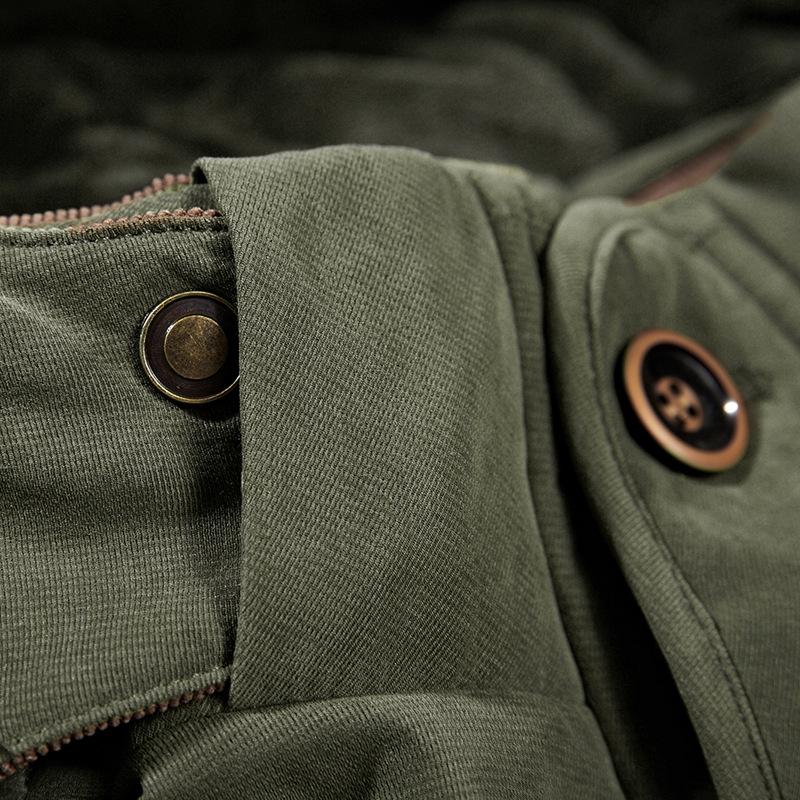 Мужская утеплённая куртка с капюшоном и двойной застёжкой