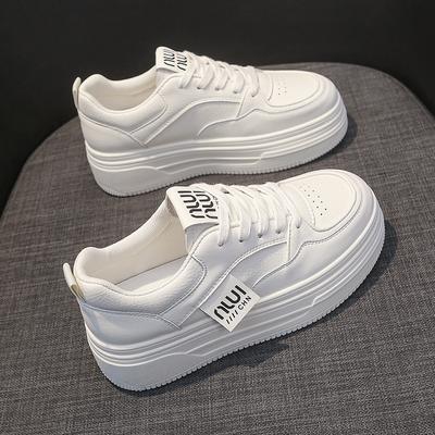 Кожаные белые туфли Весна Новые туфли на платформе, увеличивающие рост Универсальная повседневная обувь для женщин Кроссовки Туфли-лодочки