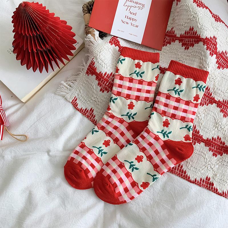 Женские рождественские красные носки до середины икры: Устойчивый к запаху, дышащий, унисекс, идеально подходит для осени и зимы.