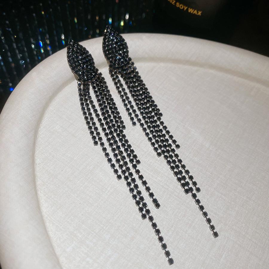 Silver Needle Feather Fringed Earrings Long Light Luxury Atmospheric Stud Earrings Personalized Design Earrings