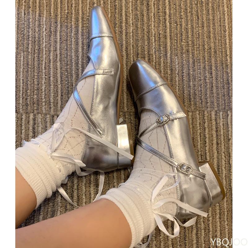 Модные Серебряные кожаные балетные туфли Женские французские туфли Мэри Джейн Модные туфли на низком каблуке с квадратным носком Ремешок-крест новые Женские туфли на высоком каблуке