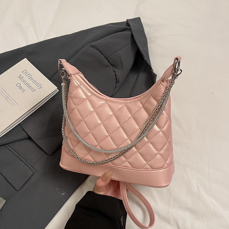 Популярная в этом году женская сумка на цепочке с бриллиантами, новая модная и стильная, с высоким чувством вкуса, зарубежная, универсальная, на плечо или через плечо