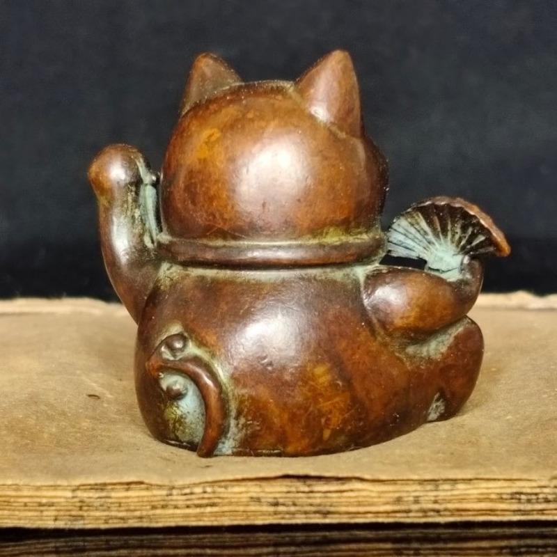 Lucky Cat Декоративные фигурки Украшение для автомобиля Ретро Мини Кот Металлическая фигурка Металлические украшения Аксессуары Миниатюры