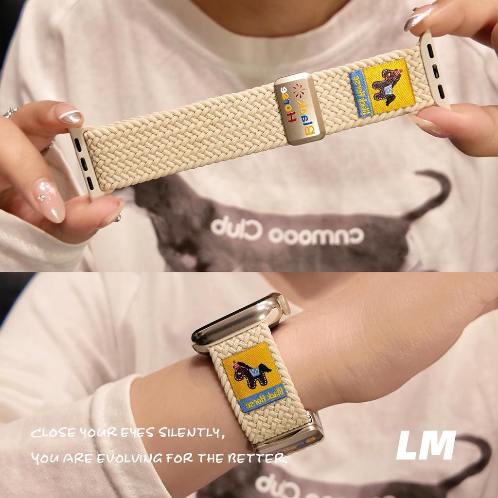Совместимый нейлоновый магнитный ремешок для Apple Watch - Год Лошади, Красный плетеный браслет S9, S8, S7.