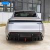Передний сплиттер и боковые юбки глянцево-черные с подсветкой для Tesla Model Y Facelift 2025 года, включает задний сплиттер и задний диффузор.