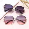Металлические солнцезащитные очки Uv400, Модные очки, Уличная фотография, Безободковые солнцезащитные очки, Женские солнцезащитные очки