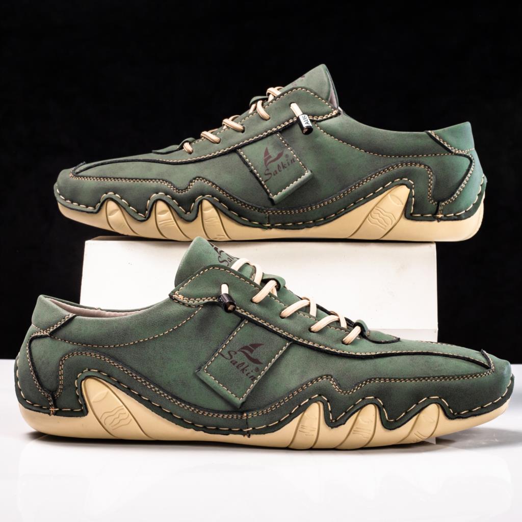 New 2025 Spring Handmade Leather Casual Men Shoes Design Fashion Sneakers Man Loafers Breathable Soft Flat Shoes Driving Shoes