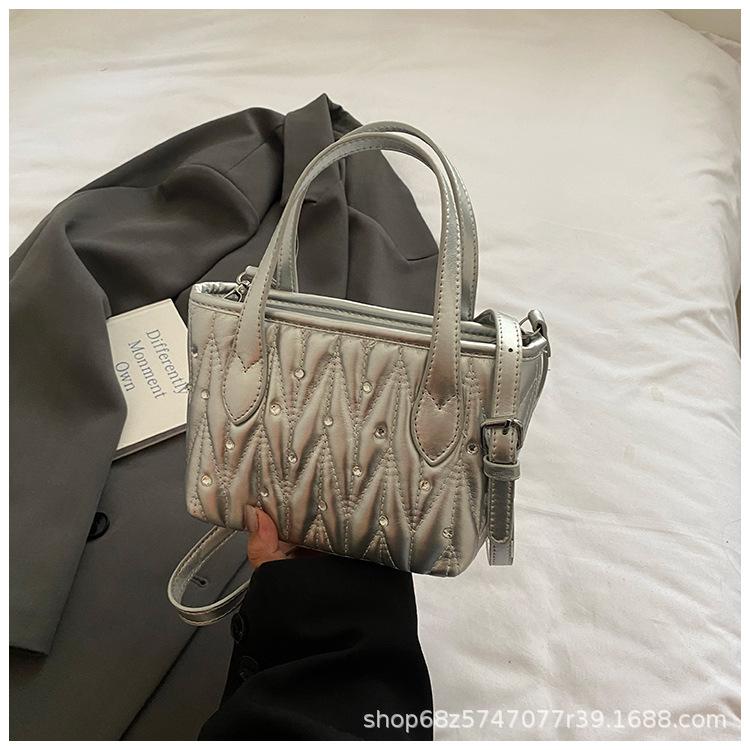 Xiaoxiangfeng Rhombus Portable Small Bag Women's 2025 New Summer Fashion Shoulder Bag Versatile Messenger Bag Bucket Bag