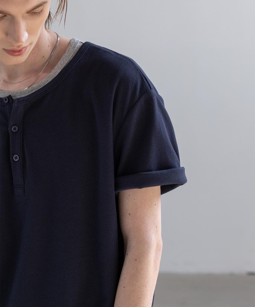 Dekkoloso Простая многослойная футболка-henley с коротким рукавом [Темно-синий]