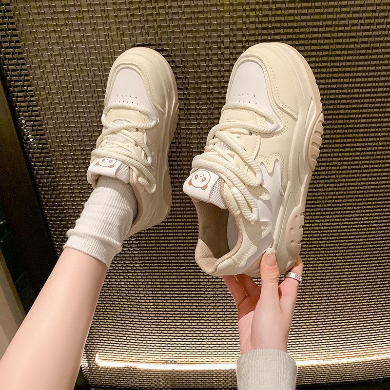 Платформенные белые женские туфли 2025 новые с увеличением роста универсальные повседневные кеды нишевые ретро контрастные спортивные туфли-хлебцы тренд