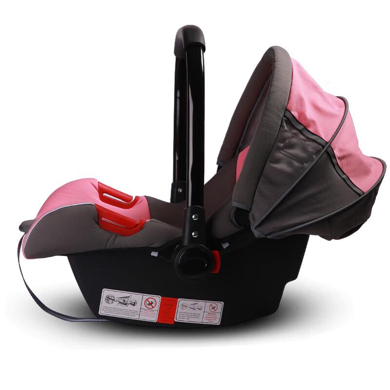 Детское автокресло и шезлонг для путешествий