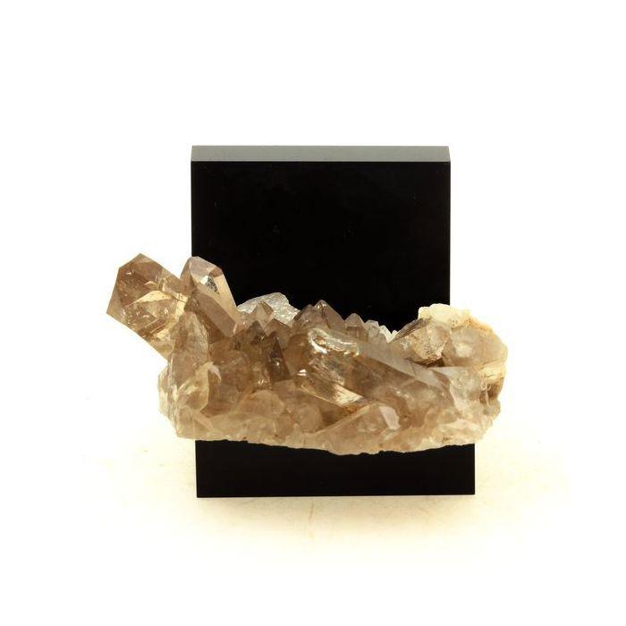 Pierres et Minéraux. Quartz fumé + Adulaire. 249.10 ct. L'Alpe d'Huez, Bourg d'Oisans, France.