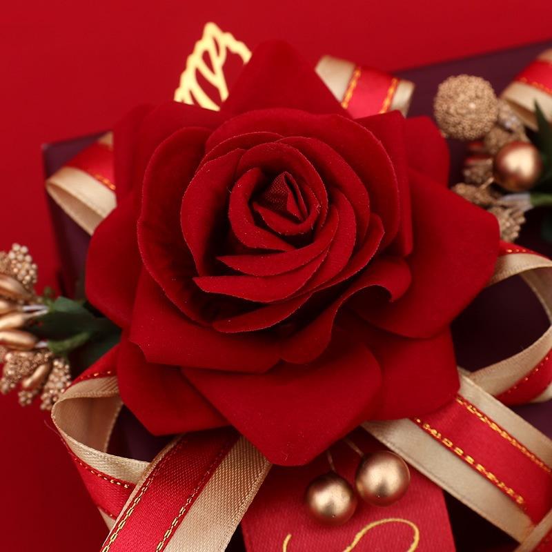 Свадебный набор бутоньерка: Бутоньерки для семьи, шаферов и подружек невесты для приветствия родителей.