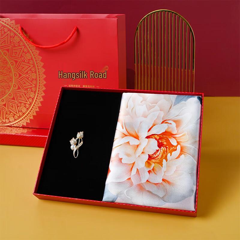 Hangsilu 100% Mulberry Silk Scarf with Brooch Set