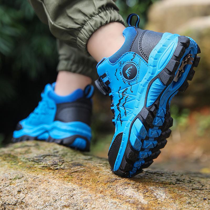 Classmate 2025 leather surface outdoor claw hook non-slip mountaineering hiking snow sports shoes medium and older children's warm rotating buckle