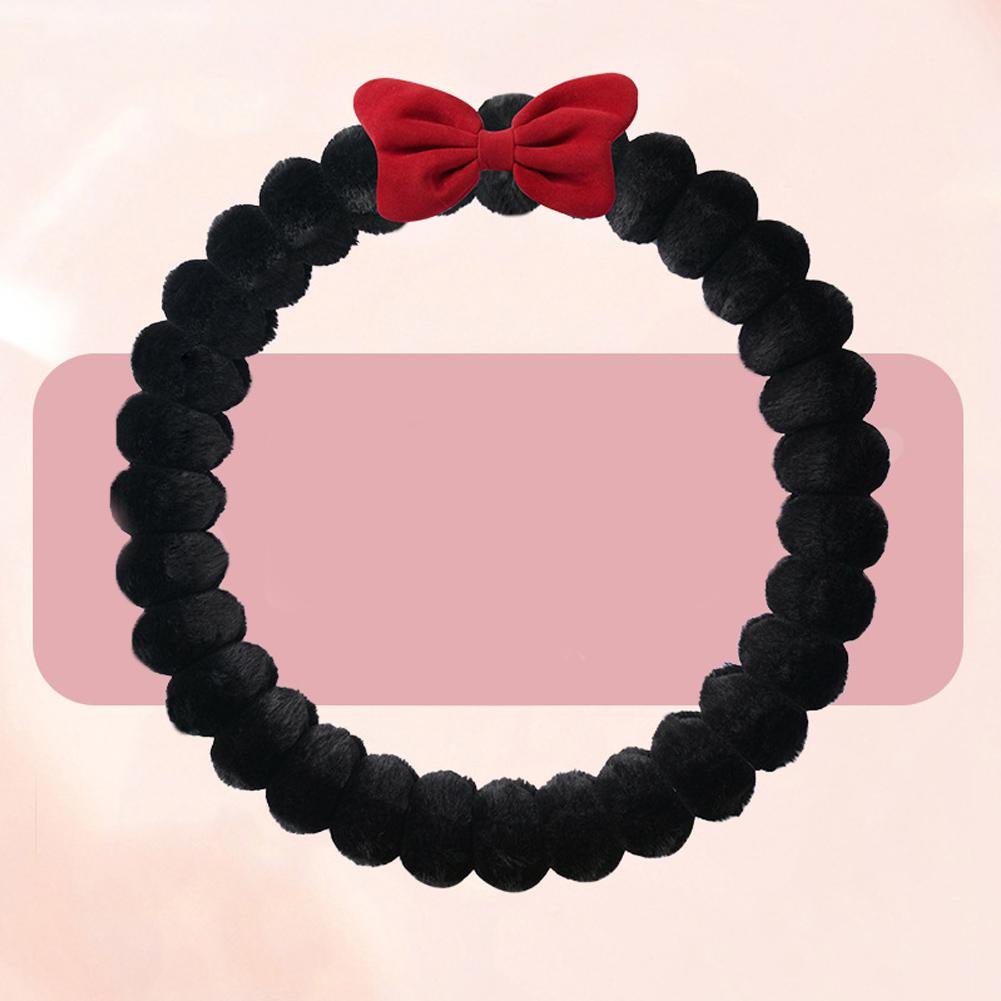Winter Steering Wheel Cover with Soft Faux Plush and Bow Style for Secure Grip and Heat Retention in Cold Conditions