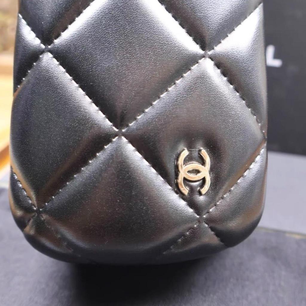 Chanel Черный стеганый жесткий чехол для очков и солнцезащитных очков из ПУ-кожи