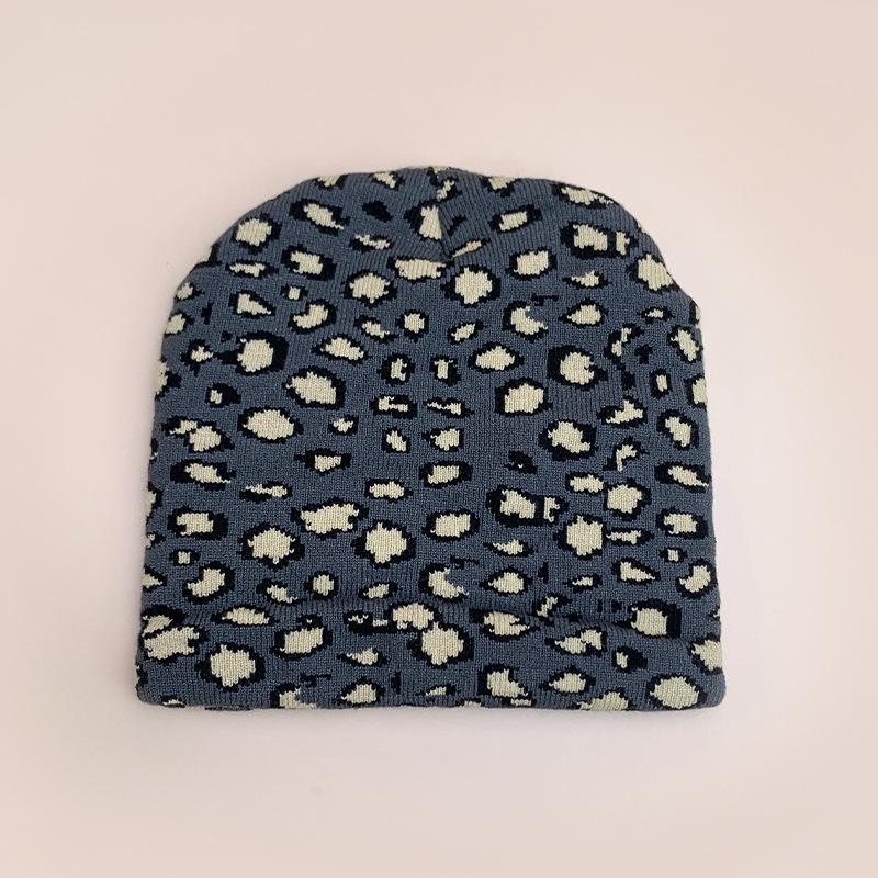 Plain grey color acrylic wool knitted men & women outdoor wear beanie caps in stock ready to ship price beanie caps