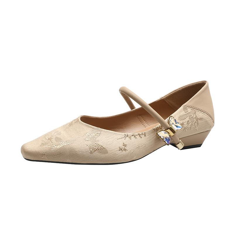 Французские туфли Мэри Джейн 2025 новая весна и осень женские туфли с вышивкой в китайском национальном стиле на низком каблуке с неглубоким вырезом одинарные туфли