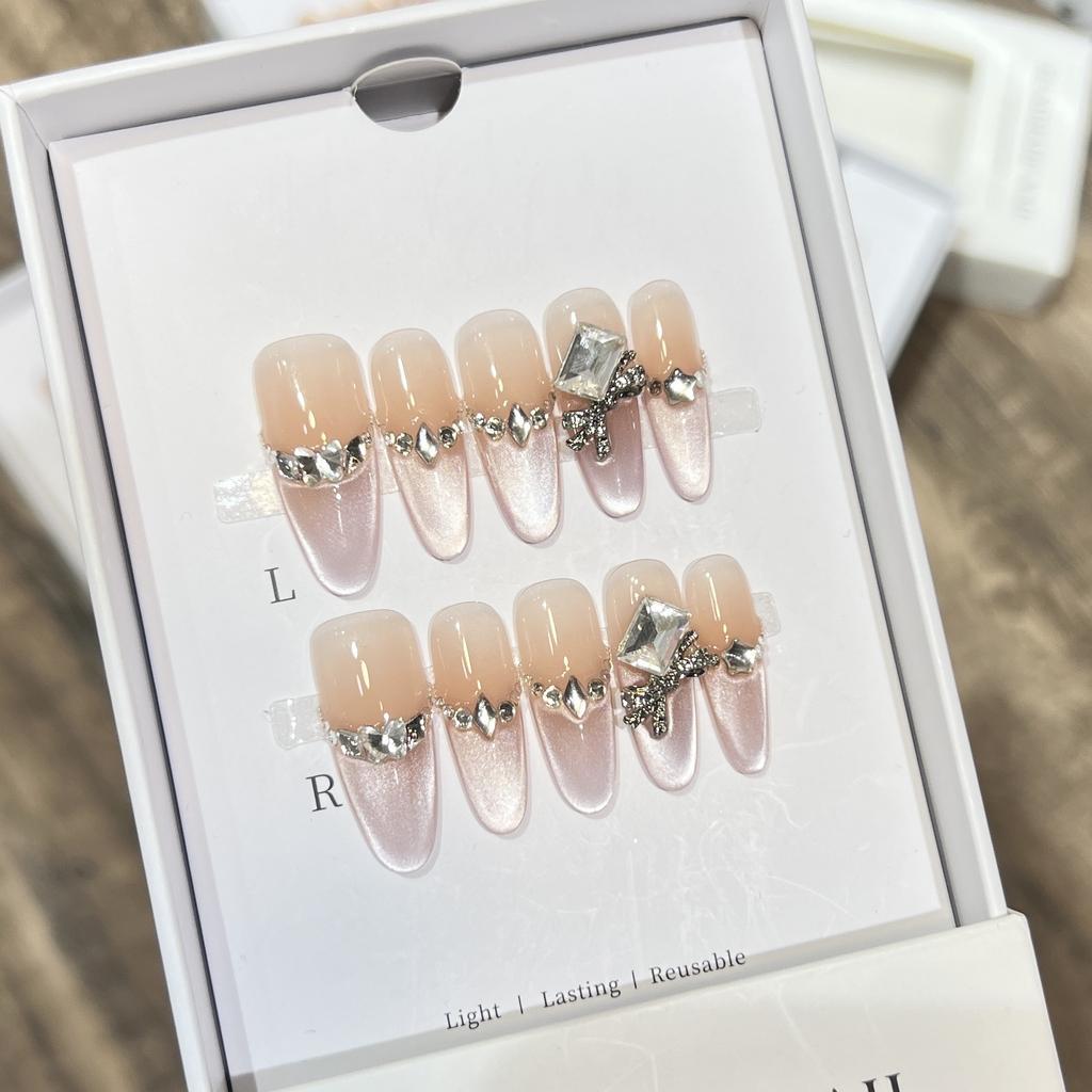 Wearing Armor Handmade Nude Temperament Style Glass Cat Eye French Flashing Butterfly Diamond Manicure Removable