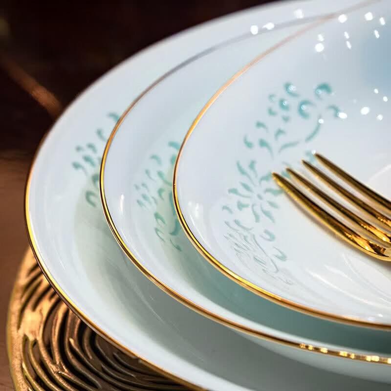 Набор столовой посуды из керамики Jingdezhen с подглазурной росписью Linglong