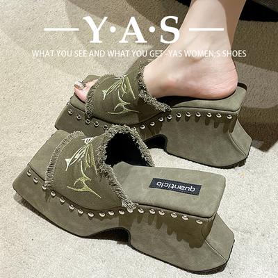 Новые тапочки в стиле ретро Hot Girl с открытым носком на платформе, женские универсальные тапочки на высоком каблуке с вышивкой