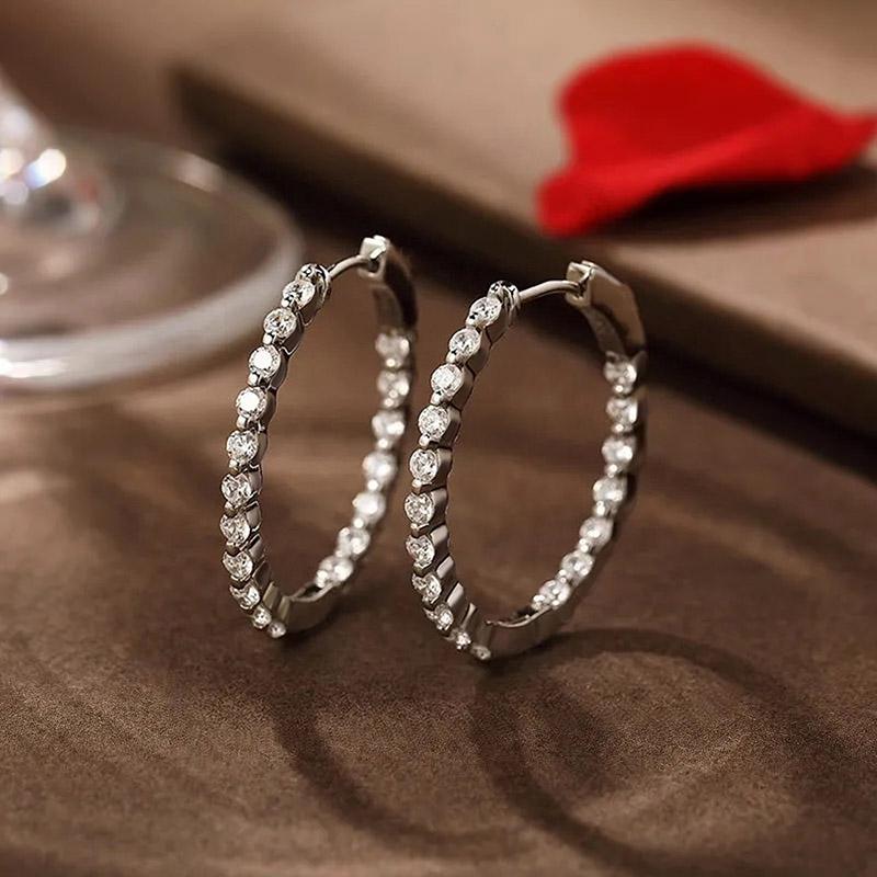 Серьги-кольца Huitan Trendy Hoop с круглыми кубическими цирконами серебряного цвета, современные модные офисные женские серьги, эффектные ювелирные изделия