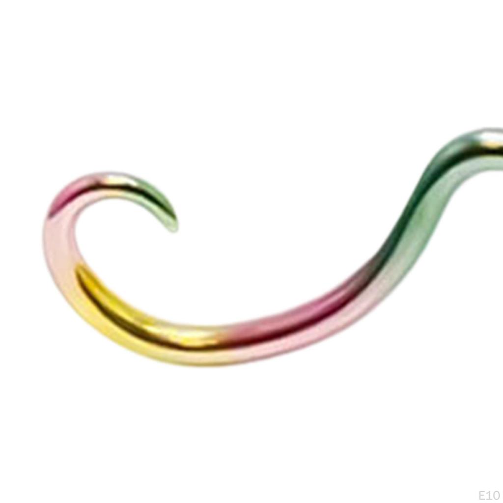 Классическое кольцо в носу с усами для особых случаев