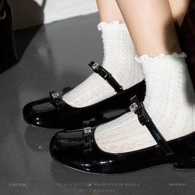 Французские женские туфли Мэри Джейн 2025 года, новые летние туфли на низком каблуке, темпераментные, с плоской подошвой и небольшим горлом, с юбками и маленькими кожаными туфлями