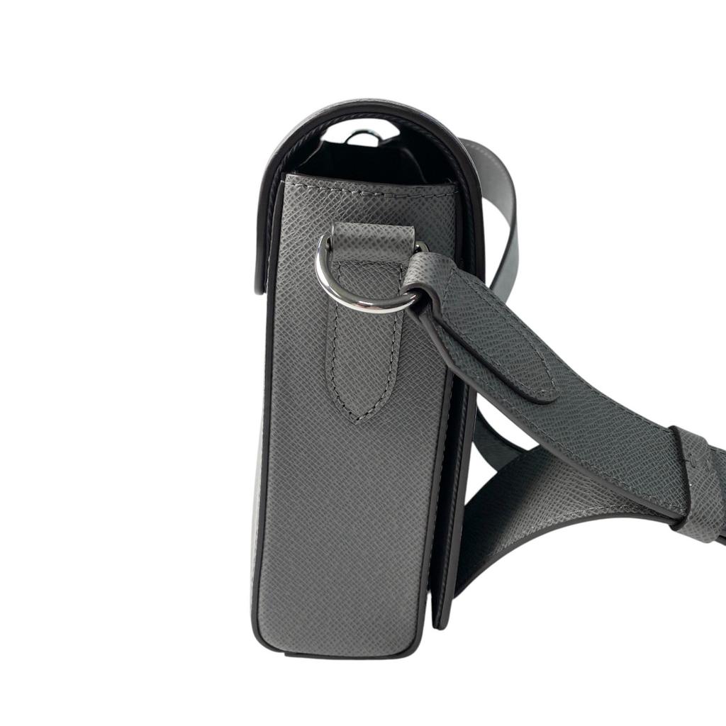 Подержанная мужская кожаная сумка через плечо LOUIS VUITTON Серая