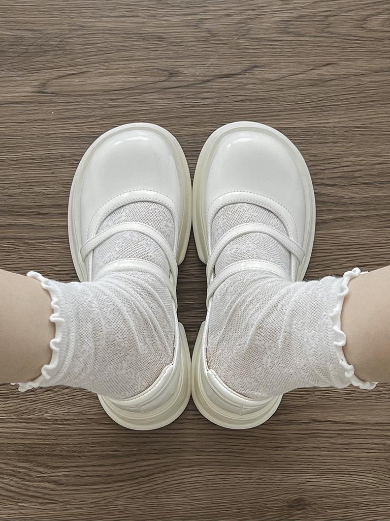 2024 Новые летние французские туфли на толстой подошве, женские летние туфли с круглым носком и мелким носком, британские ветровые туфли небольшого размера из кожи