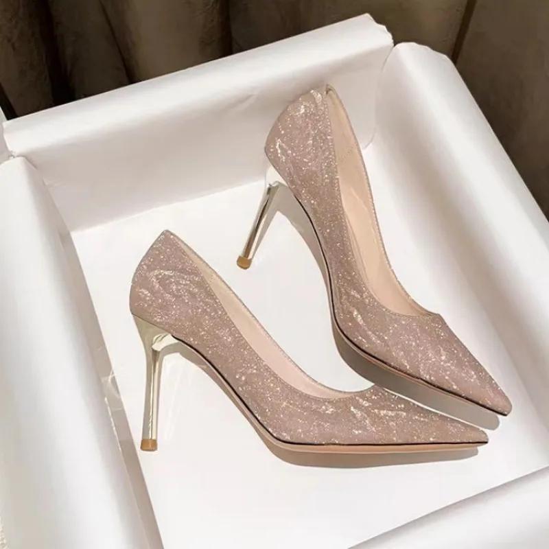 Мода 2025 Большой размер Сексуальные женские туфли на высоком каблуке Блестящие Остроносые Тонкий каблук Туфли-лодочки Слипоны для Моды Элегантные Туфли для Вечеринки и Свадьбы