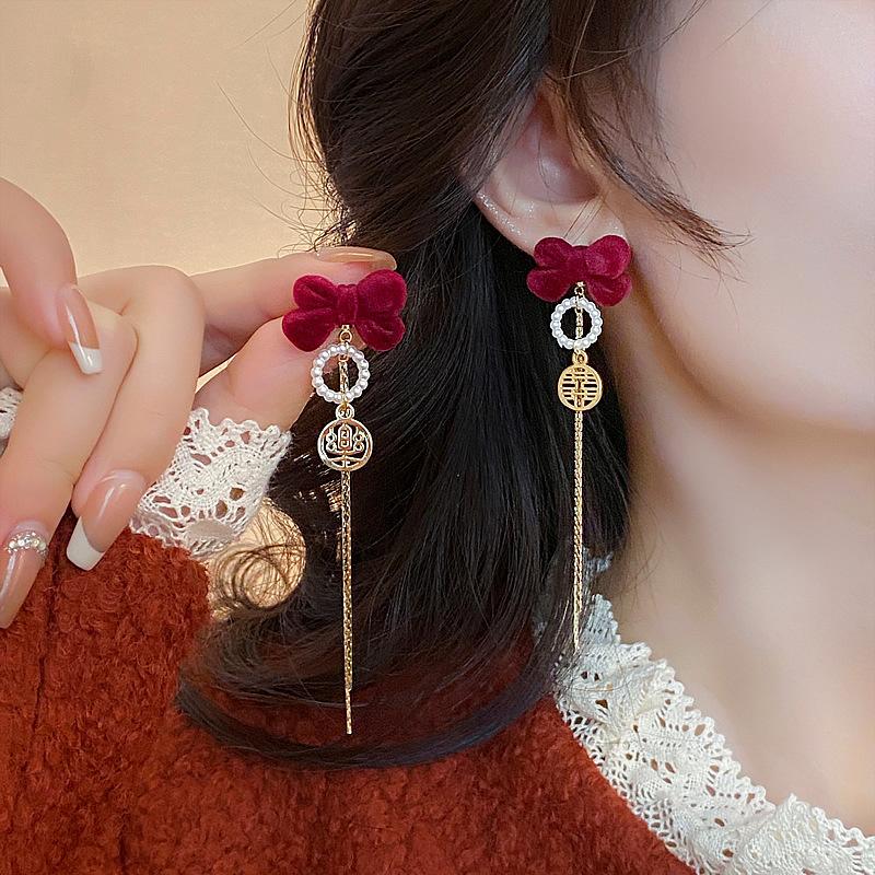 Весенние и летние серьги-пусеты в стиле ретро с флокированным бантом и бахромой из жемчуга, серьги-трансформеры для двух способов ношения, женские