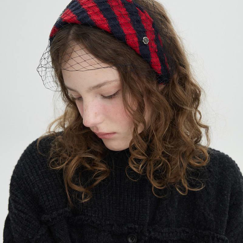 Коричневая шляпка Жоли - Красный крючок