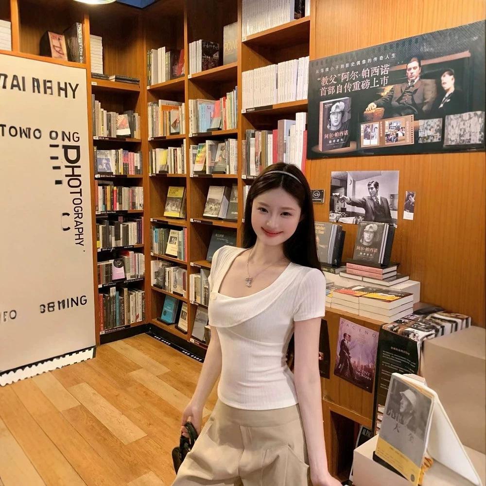 White pure desire Korean slim-fit tight shoulder short-sleeved t-shirt women's summer diagonal collar design sexy hottie short top