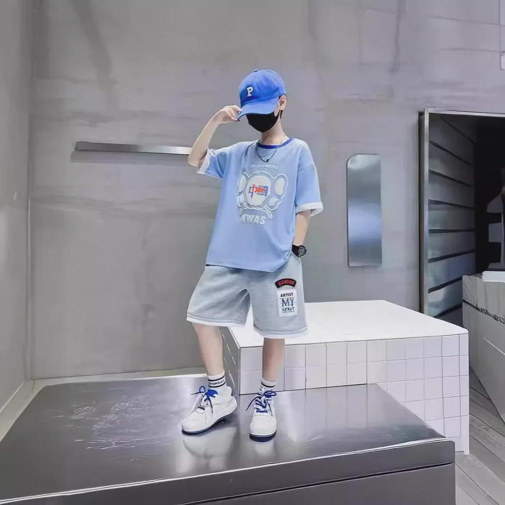 Летний комплект с короткими рукавами для мальчиков 2024 года: Спортивный и стильный крой для мальчиков среднего и крупного телосложения