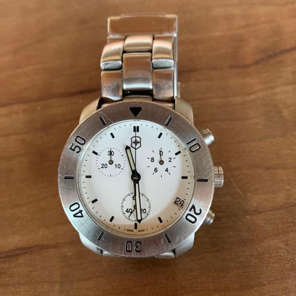 Подержанные часы Victorinox Chrono V7-12 с хронографом