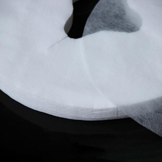 100Pcs Disposable Face Cradle Covers Massage Face Rest Covers Breathable Bed Hole Pad for Salons Headrest Spas Clinics Massage Tables Chairs