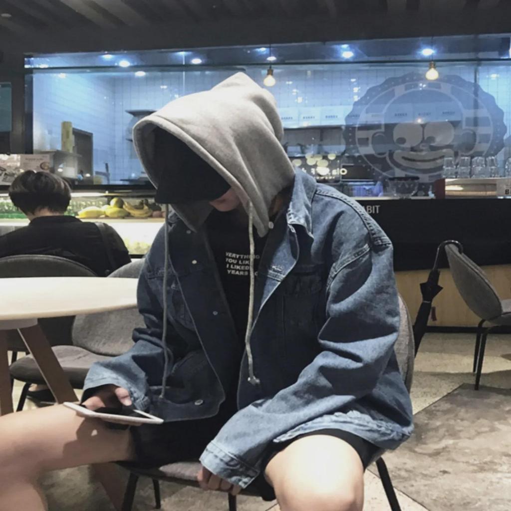 Мужская модная куртка из денима в корейском стиле с капюшоном - поддельный двухкомпонентный осенний топ