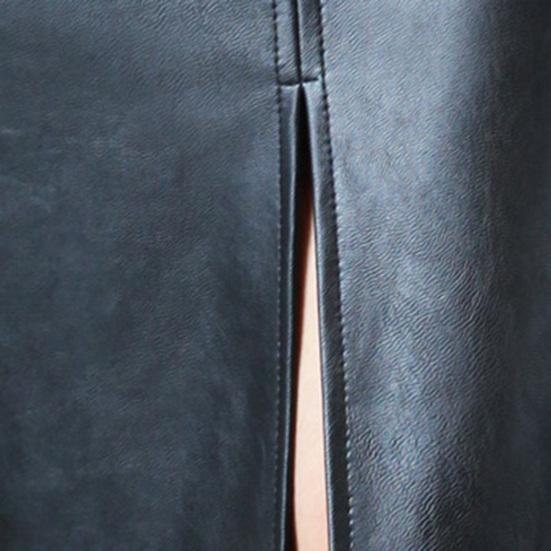 Женская юбка большого размера весна-осень черного цвета с высокой талией и узким разрезом из искусственной кожи, облегающая до середины бедра