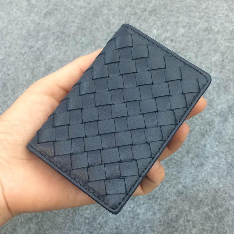 В наличии: 2019 Летний Унисекс Плетеный Держатель для ID и Визитных Карт из Ягнячьей Кожи с Отделением для Монет - Большая Вместимость, Однотонный.