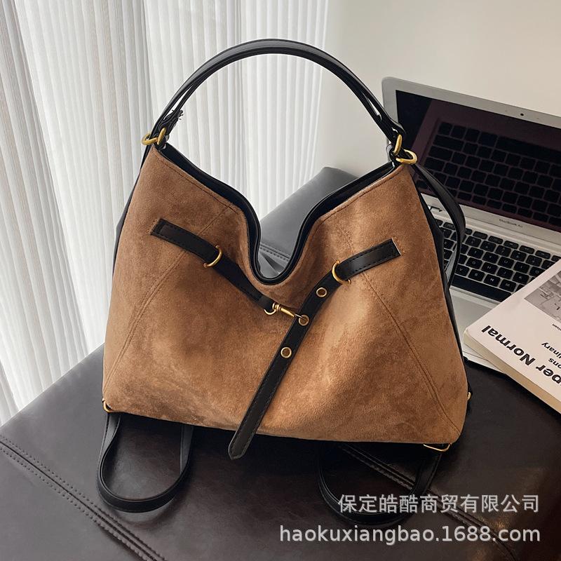 Женская сумка-тоут 2025 новая большая вместительная сумка-рюкзак для поездок в стиле ретро, повседневная уличная трендовая на плечо, дорожный рюкзак