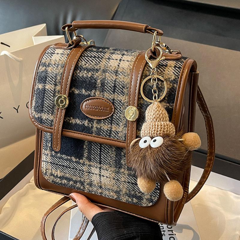 Niche Buckle Backpack для женщин Новая модная сумка через плечо для женщин Ins Женская сумка через плечо