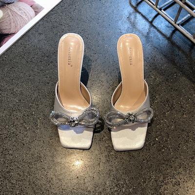 Европейские и американские туфли на тонком каблуке со стразами, женские модные босоножки 2025 года с квадратной головкой, большого размера, с атласным бантом в одно слово