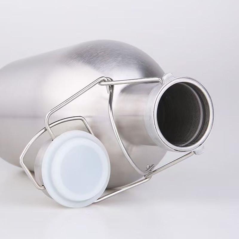 Large 304 Stainless Steel Sports Water Bottle, 64oz/2L Beer & Wine Flask