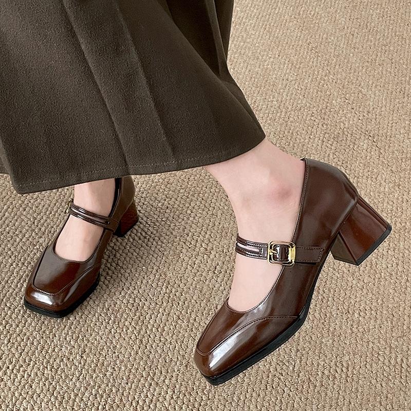 Модные коричневые туфли в стиле ретро с квадратной головкой, женские туфли из кожи, новая весенне-осенняя юбка 2025 года, французские туфли Мэри Джейн