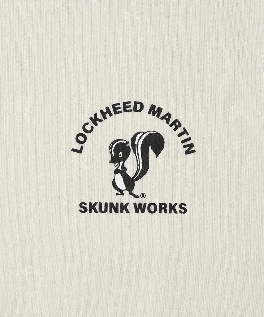 Футболка с логотипом Skunk Works Arch от Loghideumatin Lm(L41Uts101Crm)